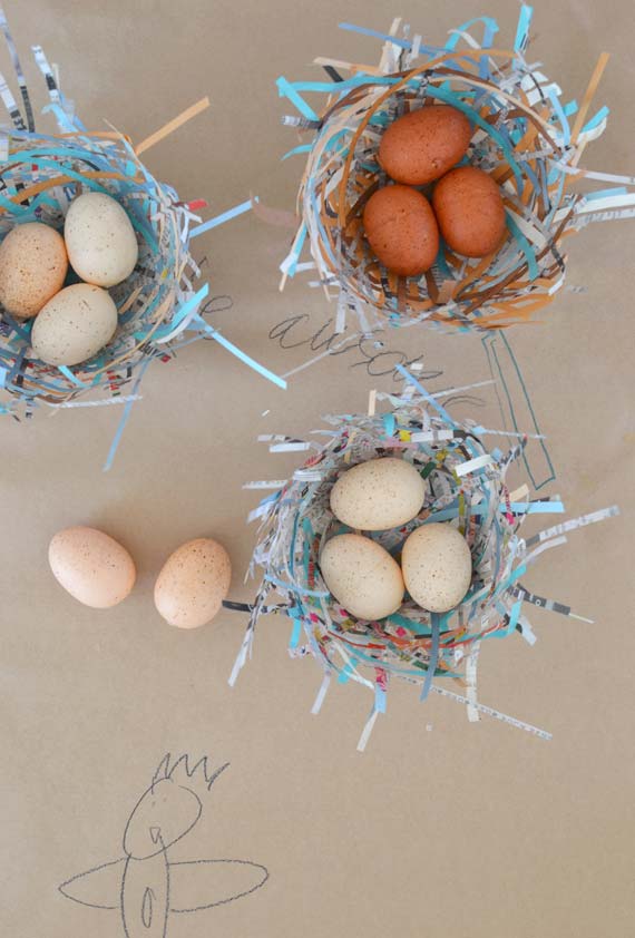 Artesanato com jornal: cestinhos rústicos para guardar ovos