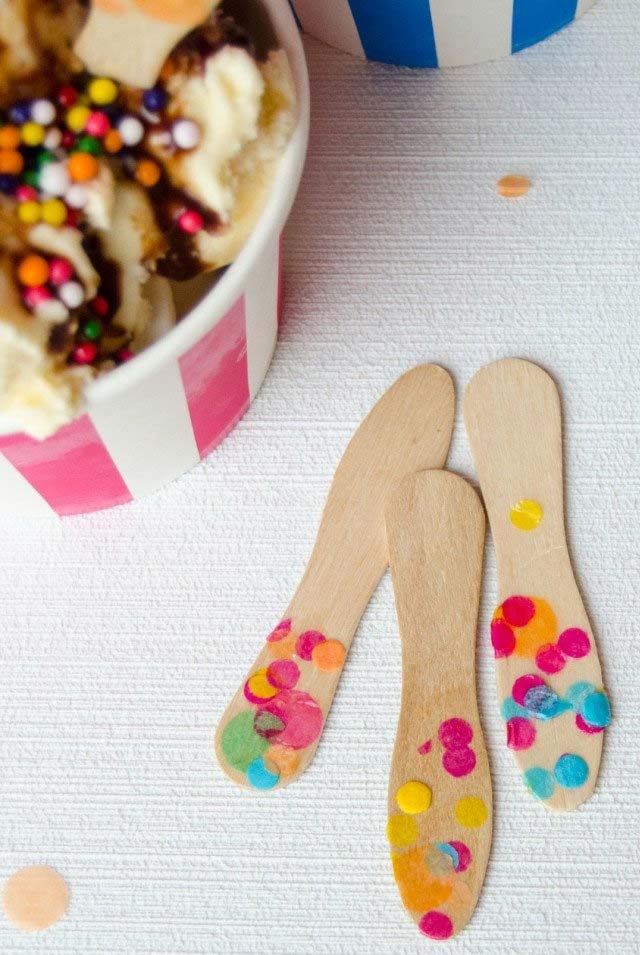Palito e sorvete: volte a unir essa dupla usando os palitos como pazinha para sorvete