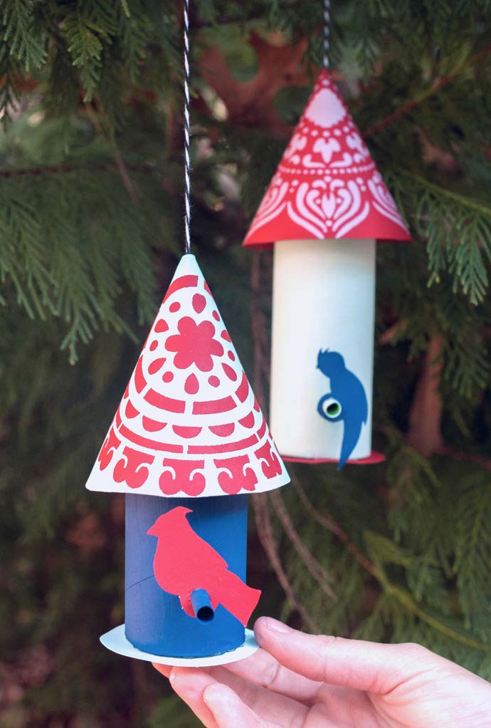 Artesanato com rolo de papel higiênico: Casinhas de papel para passarinhos