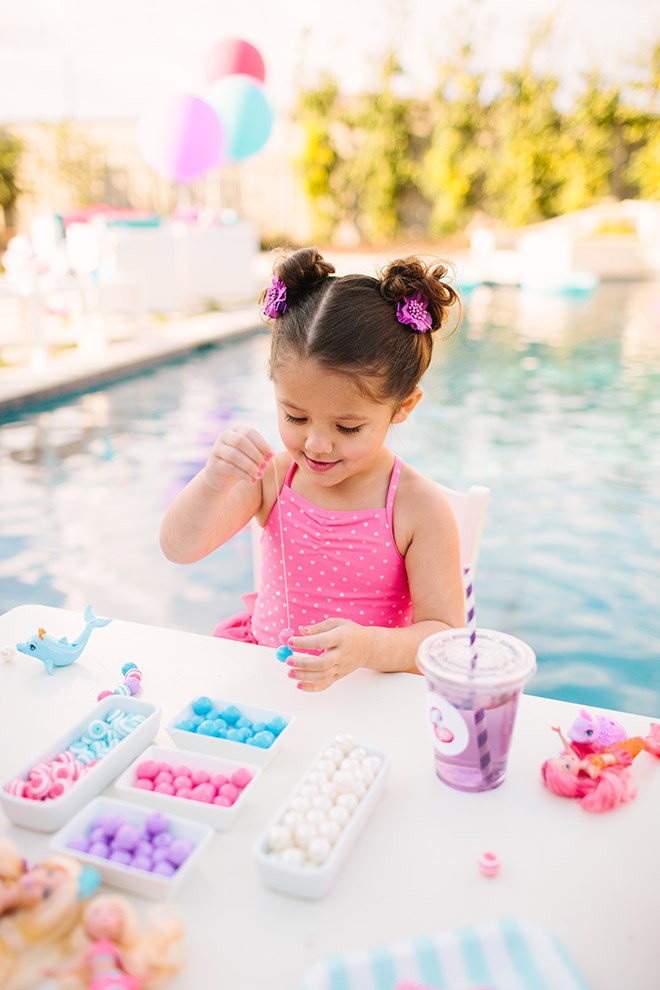 Festa Pool Party Infantil  Oi pessoal,passando para mostrar um pouquinho  de como foi o #poolparty de 6 anos da minha princesa 😍