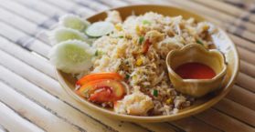 Confira as melhores receitas de khao pad que selecionamos