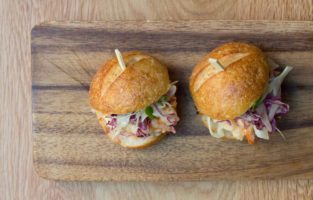 Conheça as melhores receitas de mini-hambúrguer