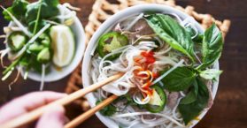 Confira as melhores receitas de pho vietnamita